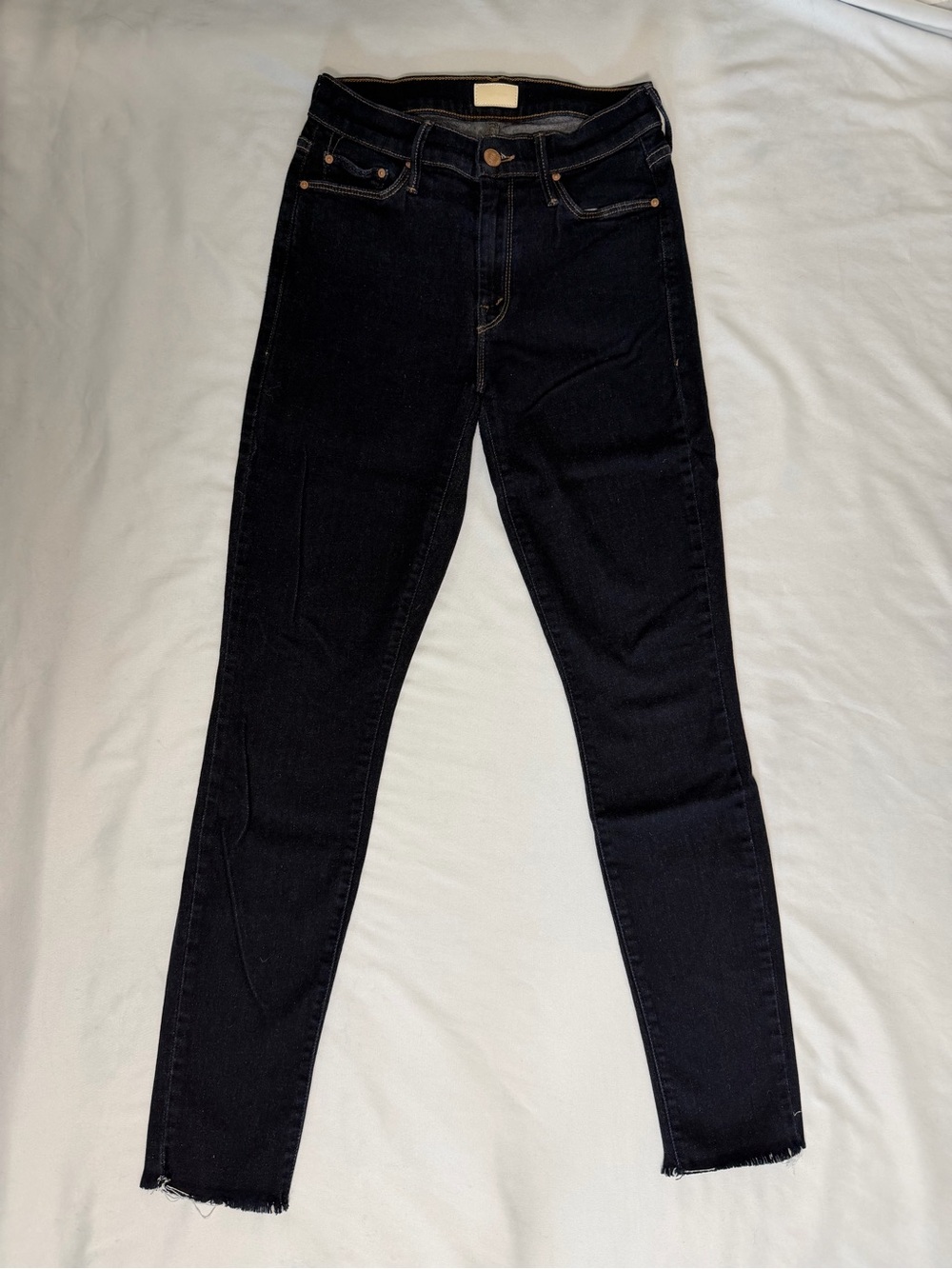 NWOT - MOTHER The Looker Ankle Fray Jean - Size 27